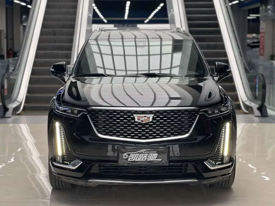 كاديلاك XT6 2021 28T فاخرة ذات ستة مقاعد ودفع رباعي