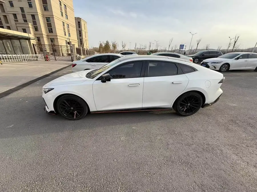 Changan UNI-V 2023 1.5T Sports Version