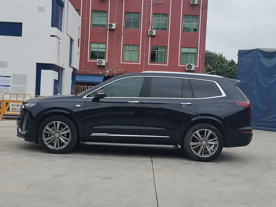 كاديلاك XT6 2021 28T فاخرة ذات ستة مقاعد ودفع رباعي