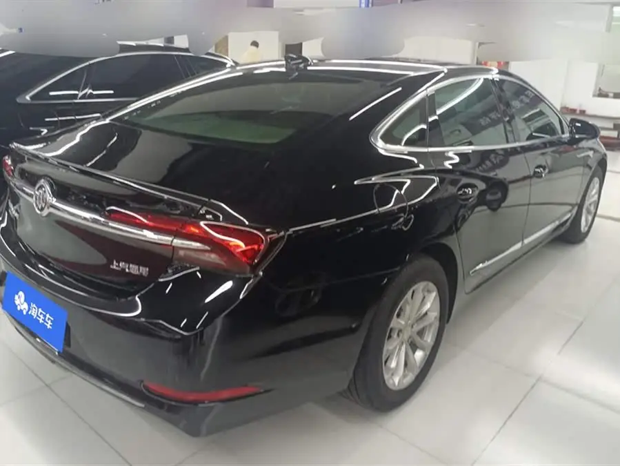 بيوك لاكروس 2021 552T فاخرة