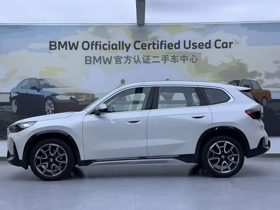 بي إم دبليو X1 2024 sDrive25Li حزمة تصميم X