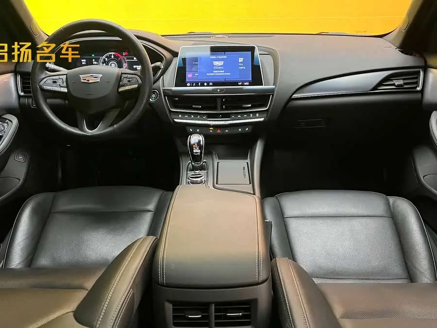 كاديلاك CT5 2023 28T فاخرة (النسخة القياسية)