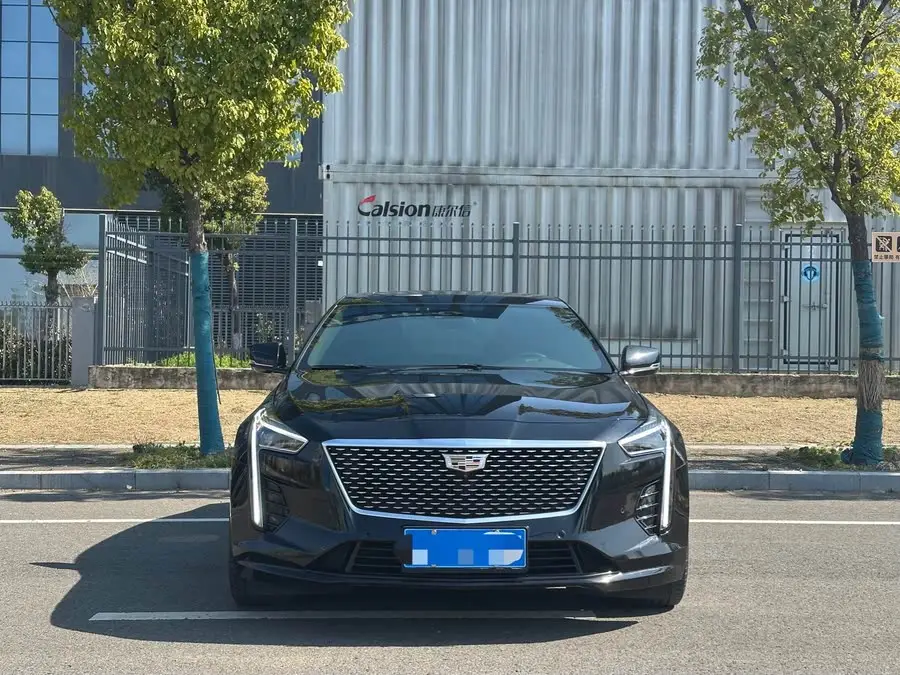كاديلاك CT6 2022 28T الفاخرة
