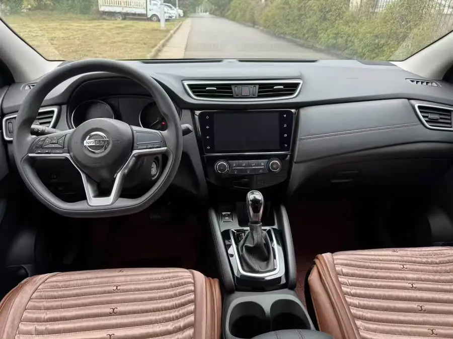 2021 نيسان إكس تريل 2.0 لتر CVT إصدار ذكي