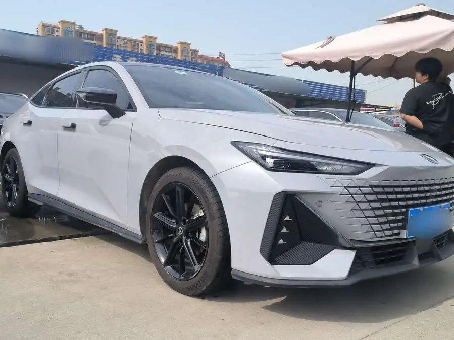 Changan UNI-V 2022 1.5T Premium