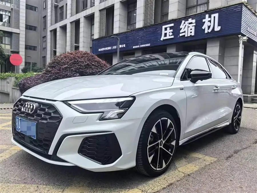 أودي A3 2021 A3L ليموزين 35 TFSI أناقة عصرية