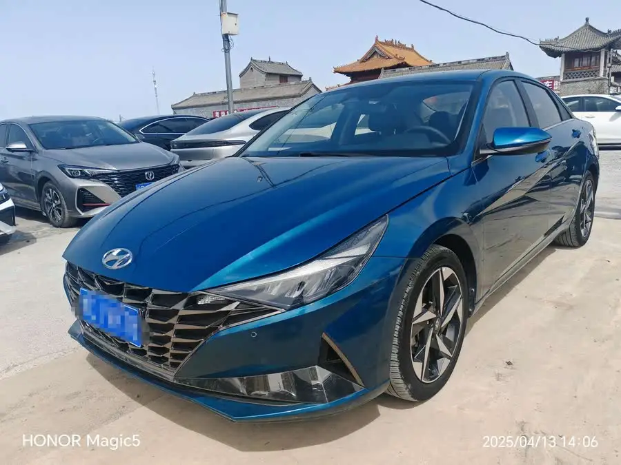Elantra 2022 240TGDi DCT LUX