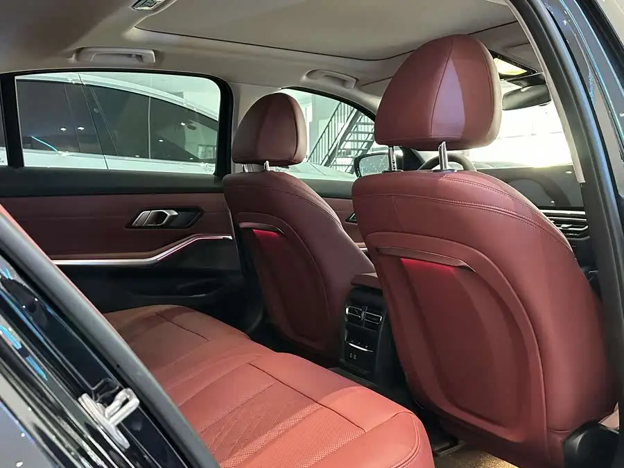 بي إم دبليو i3 2024 eDrive 40 L حزمة الليل