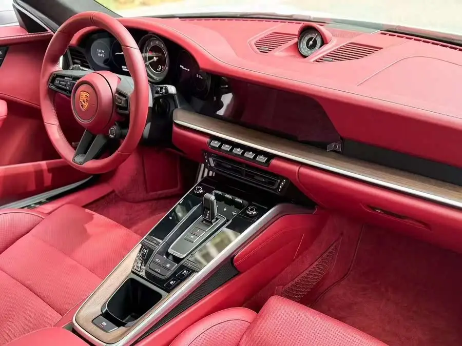 Porsche 911 2022 Turbo S 3.7T