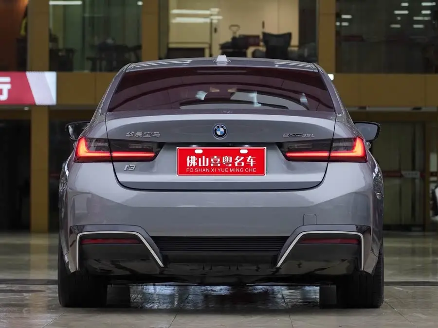 بي إم دبليو i3 2022 eDrive 35 L