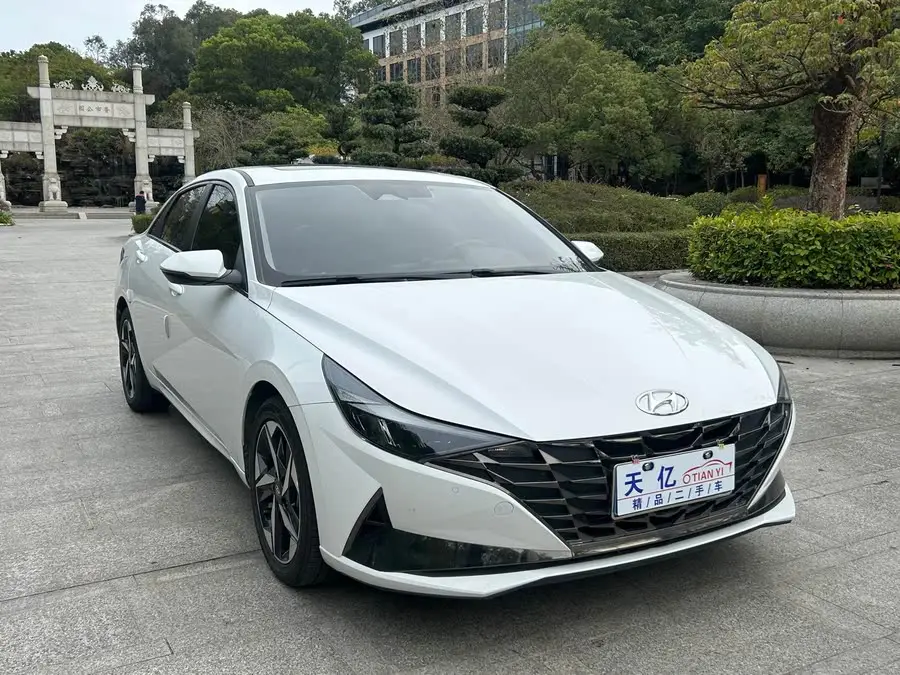 Elantra 2021 1.5L CVT LUX Premium Edition