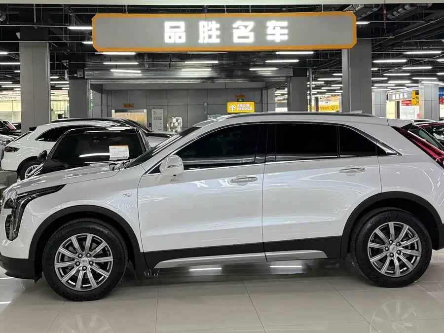 Cadillac XT4 2021 28T FWD Premium