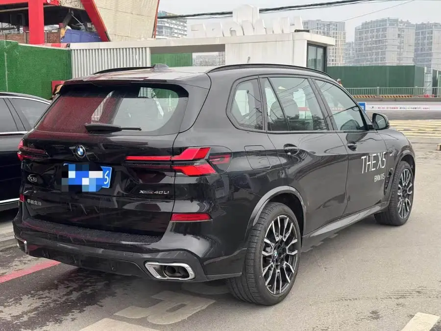 بي إم دبليو X5 2023 xDrive 40Li حزمة الرياضة M