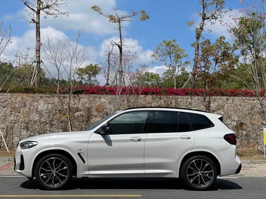 BMW X3 2022 xDrive30i Leading Model M Night Package