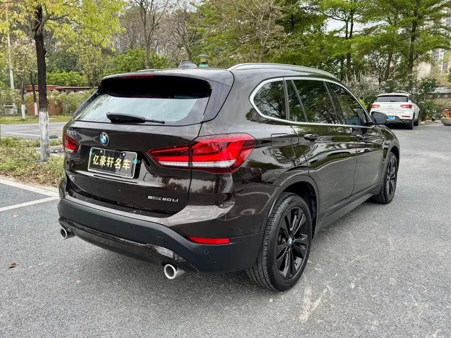 بي إم دبليو X1 2021 sDrive20Li إصدار الموضة