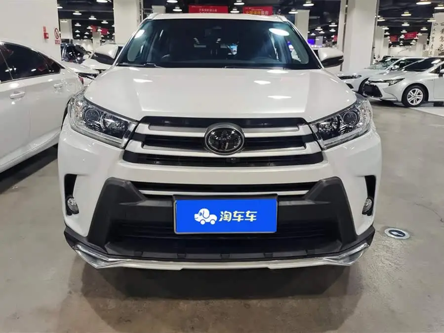 هايلاندر 2018 طراز 2.0T دفع رباعي فئة فاخرة 7 مقاعد معيار VI