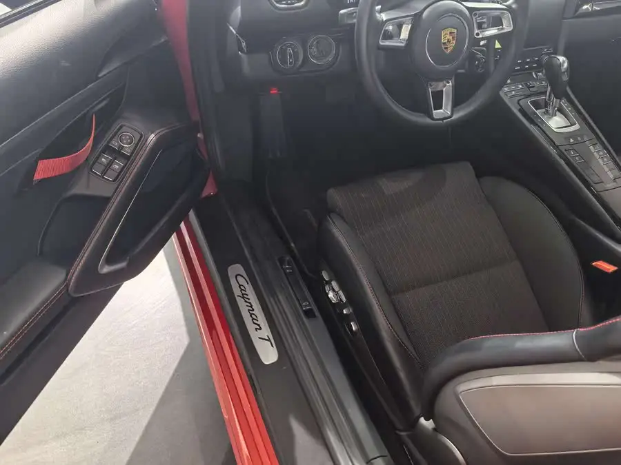 Porsche 718 2018 Cayman 2.0T