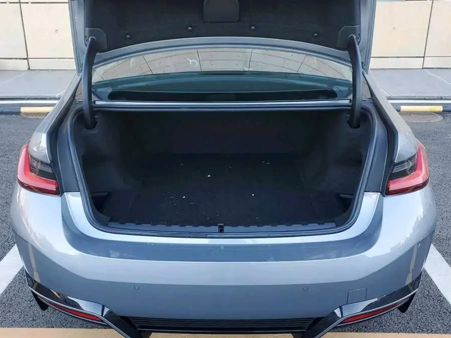 BMW i3 2022 eDrive 35 L