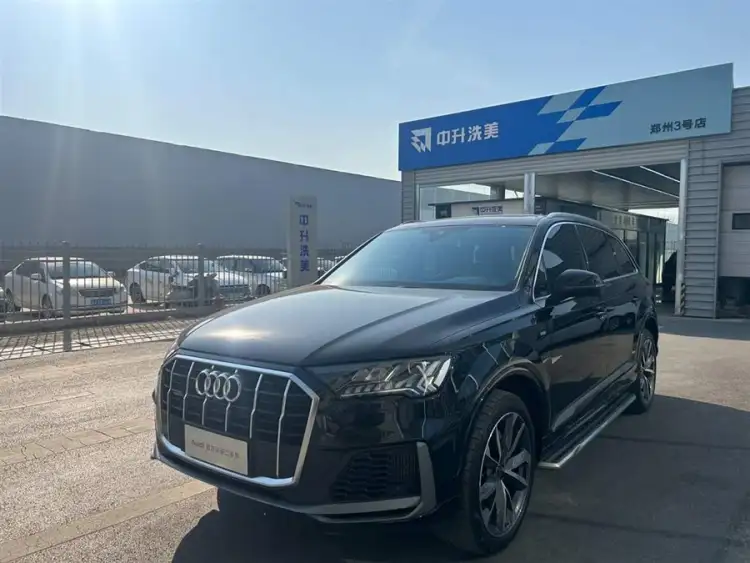 Audi Q7 2023 55 TFSI quattro S line Sport
