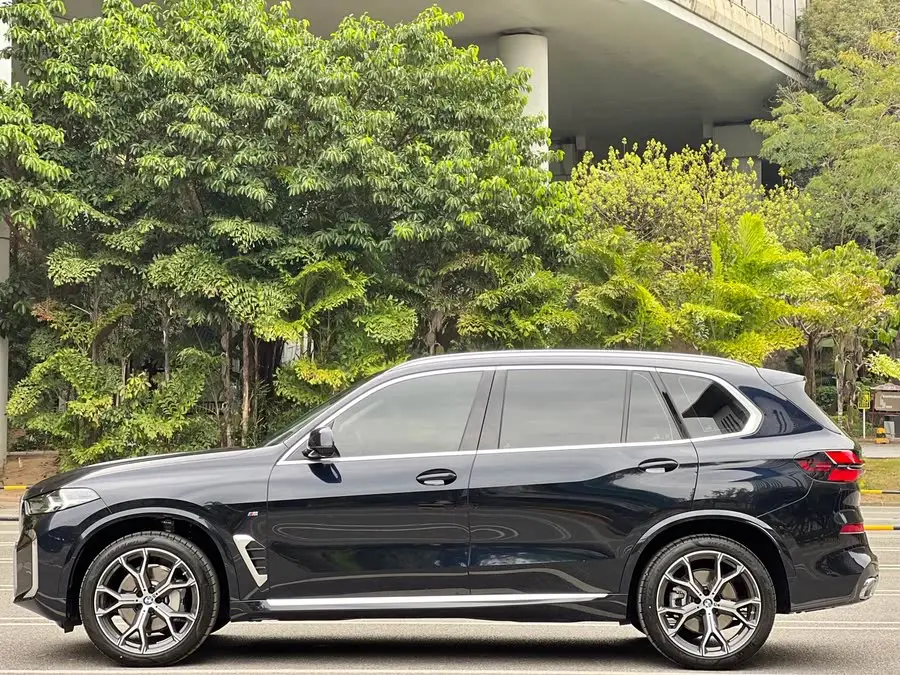 بي إم دبليو X5 2023 xDrive 30Li باقة M الرياضية الفاخرة