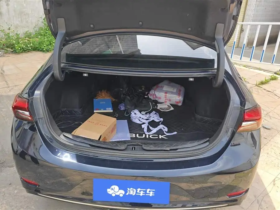 بيوك لاكروس 2021 552T الفاخرة