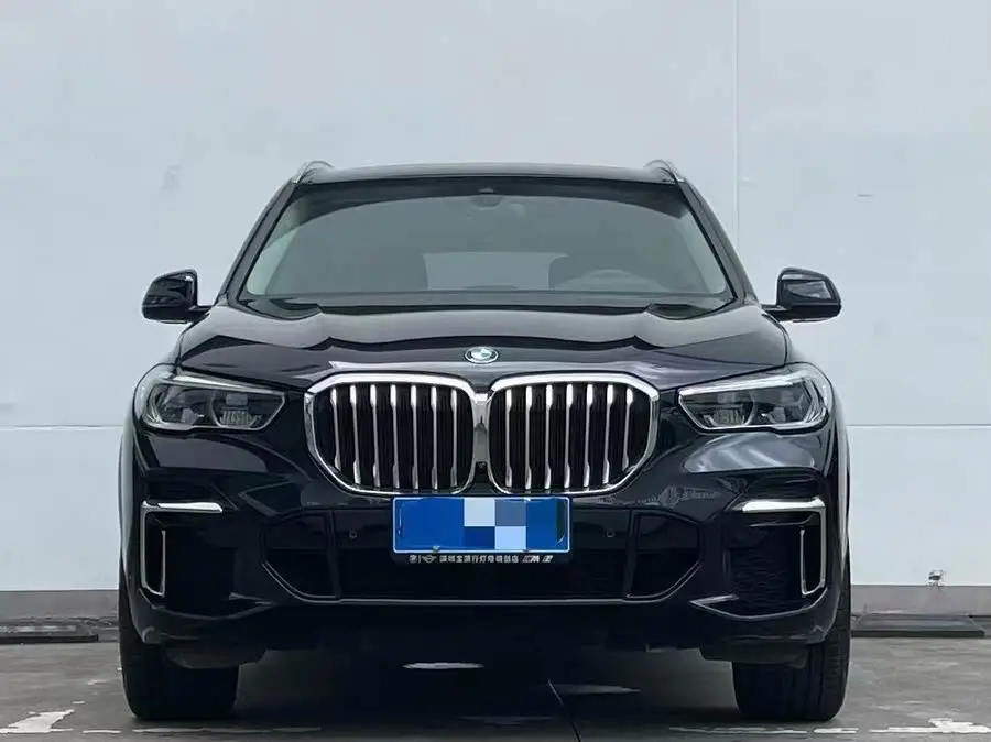 بي إم دبليو X5 2022 طراز محدث xDrive 30Li حزمة M الرياضية