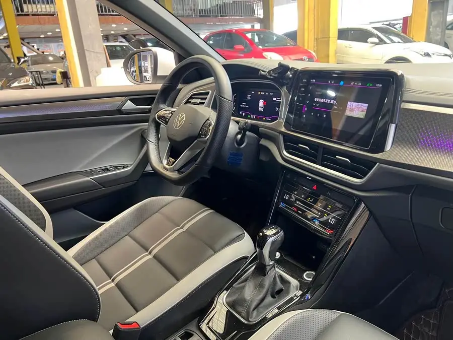 T-ROC 2023 Model 300 TSI DSG Two-Wheel Drive Chuangguang Edition