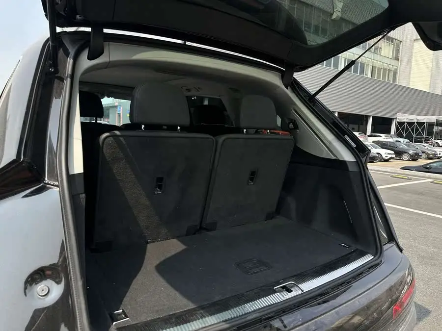 Audi Q7 2023 45 TFSI quattro S line Sport