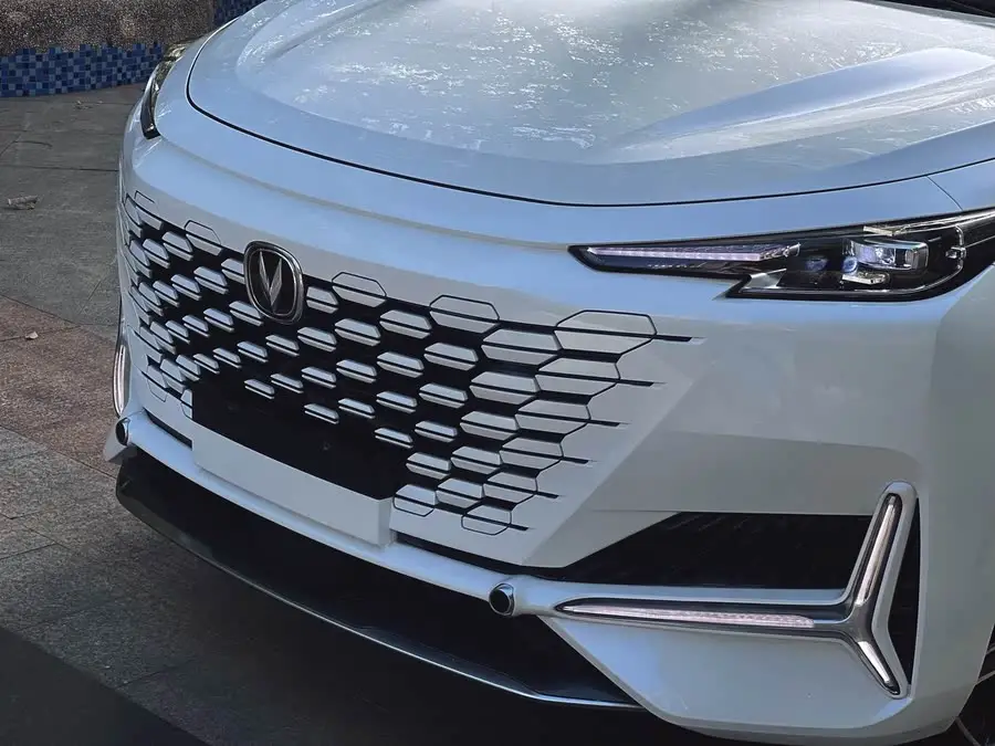 شانجان UNI-K 2021 2.0T الفئة المميزة