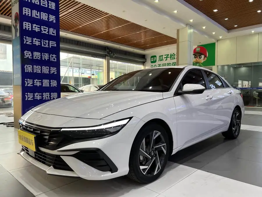 إيلانtra 2023 1.5L CVT LUX النسخة الفاخرة