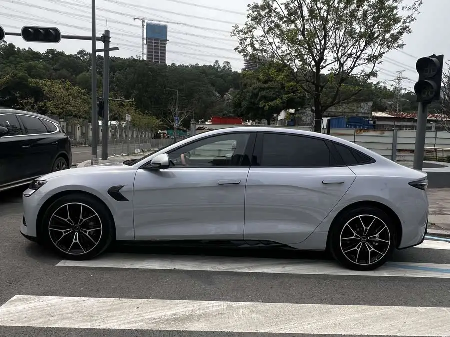 ختم 2025 نسخة 650 ذات مدى طويل