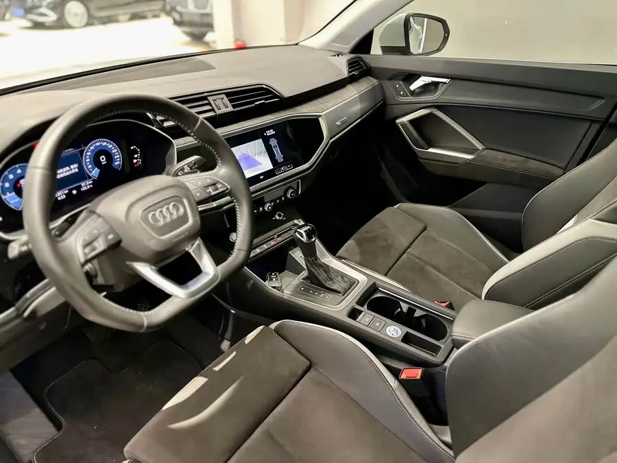 Audi Q3 2020 35 TFSI Fashion Dynamic Model