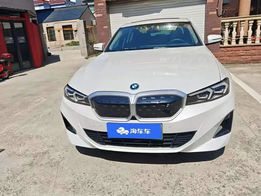 بي إم دبليو i3 2024 eDrive 35 L