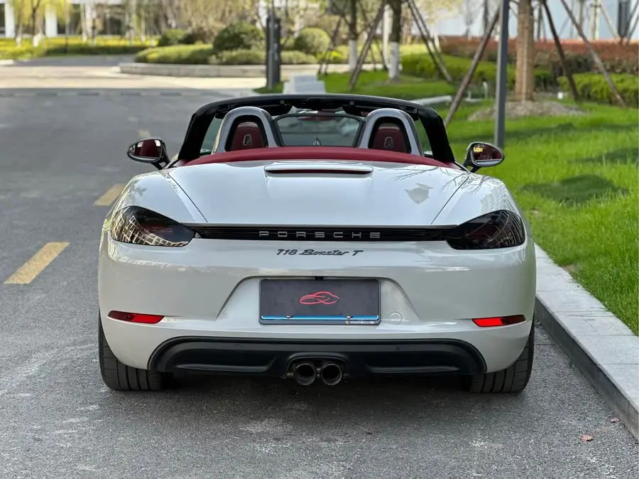 بورش 718 2022 بوكستر T 2.0T