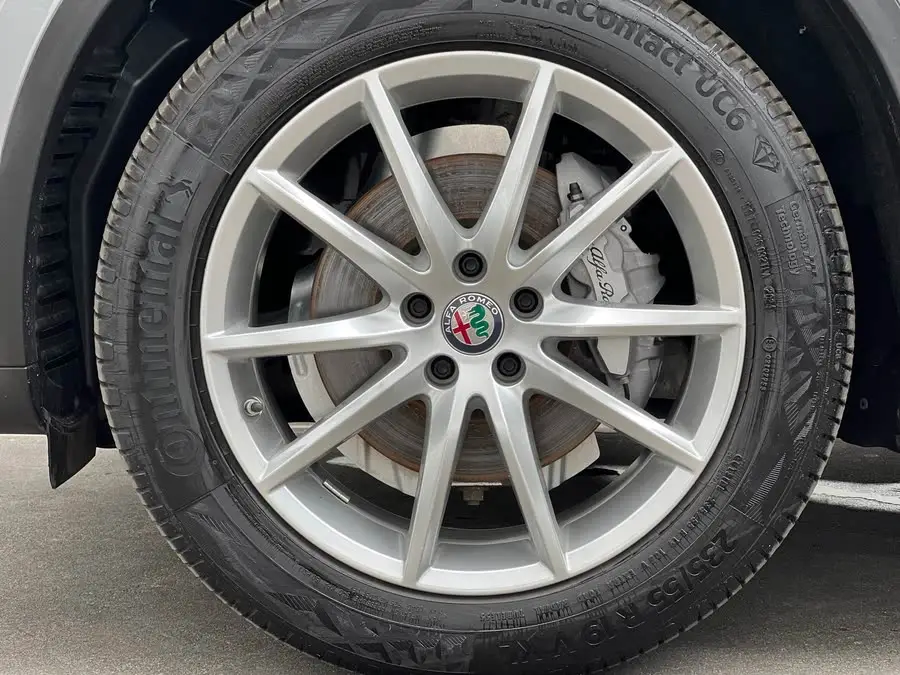 Stelvio 2021 2.0T 280HP Luxury Edition