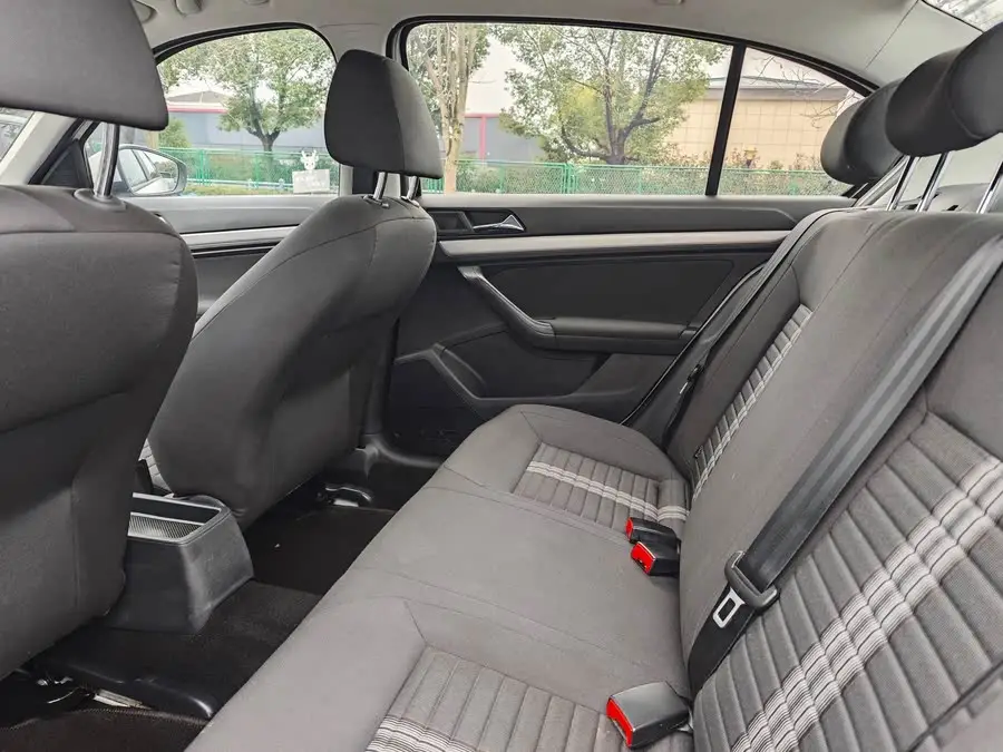 2019 فولكس فاجن لافيدا انطلاق 1.5 لتر أوتوماتيكي إصدار أناقة الوطنية السادسة