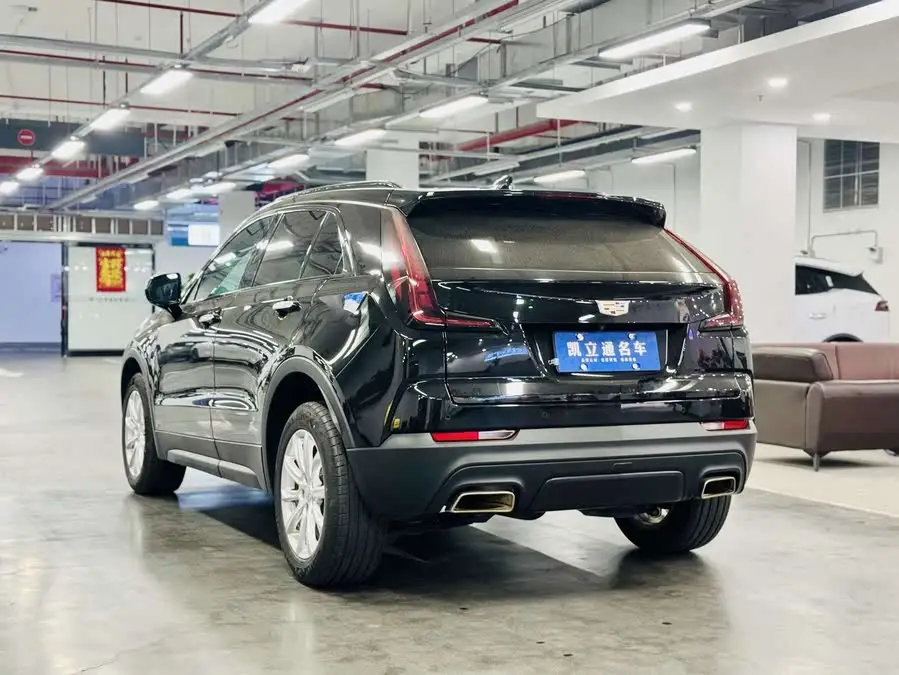 Cadillac XT4 2023 28T FWD Luxury