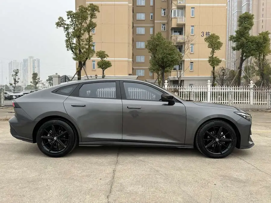 شانغاني UNI-V 2022 1.5T البريميوم