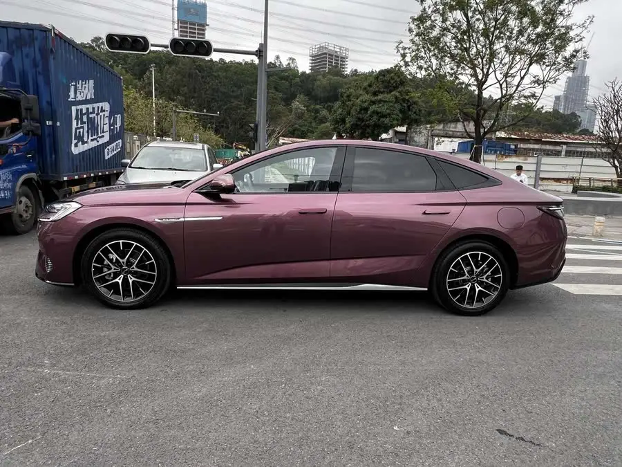 فهد البحر 2023 DM-i 1.5L 121كم فئة متميزة