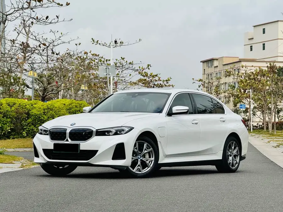 بي إم دبليو i3 2024 eDrive 35 L