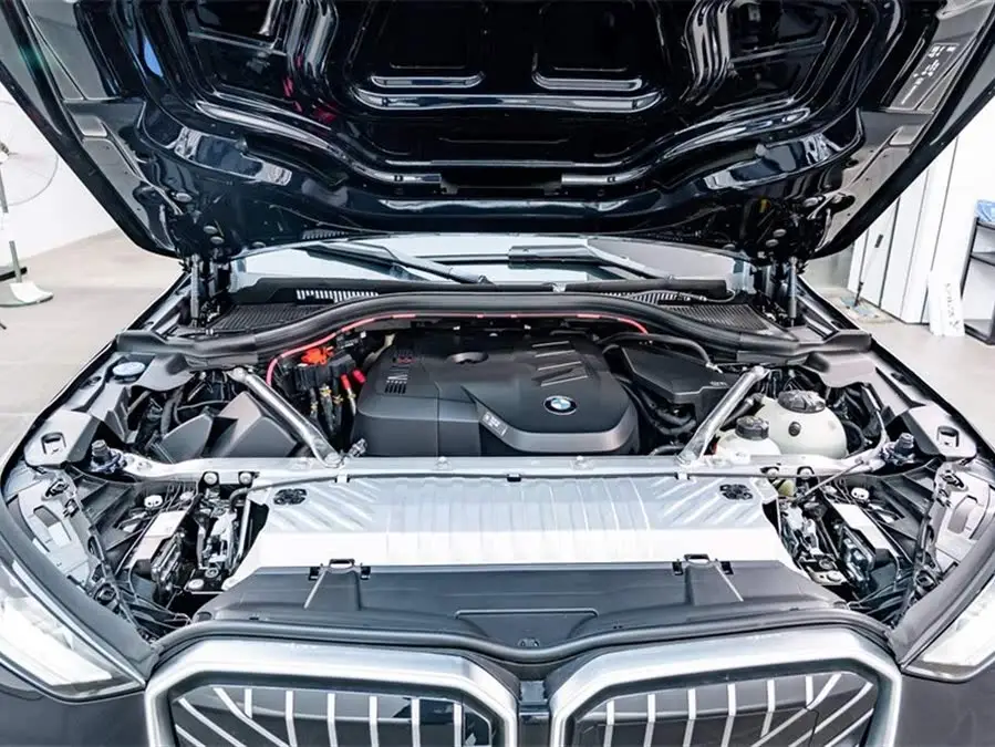 بي إم دبليو X3 2025 xDrive30L الطراز الرائد مجموعة M الرياضية