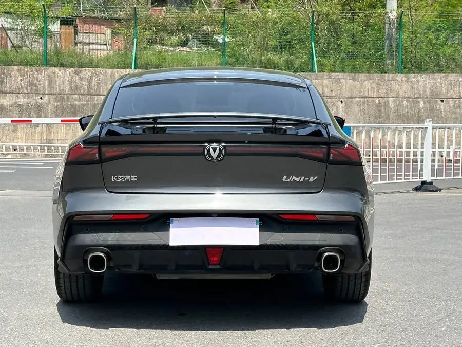 Changan UNI-V 2022 1.5T Premium