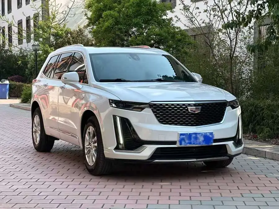 كاديلاك XT6 2021 28T فاخرة 7 مقاعد دفع رباعي