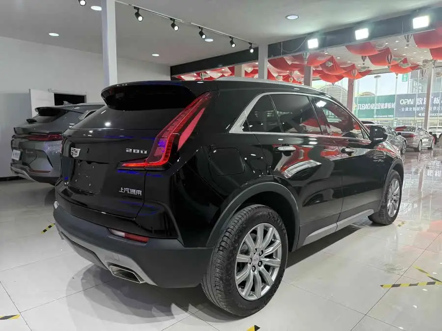 كاديلاك XT4 2020 الطراز المحسن 28T الدفع الأمامي المتميز