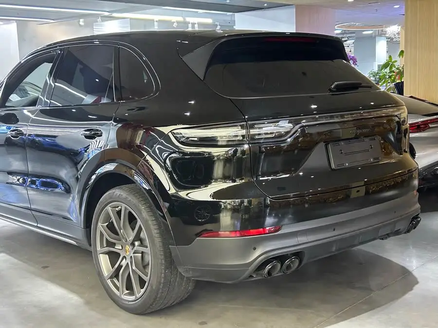 2023 Cayenne 3.0T Platinum Edition