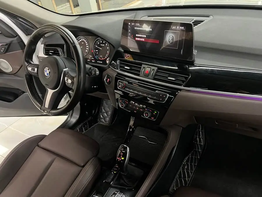 بي إم دبليو X1 2022 sDrive20Li الفئة الفاخرة