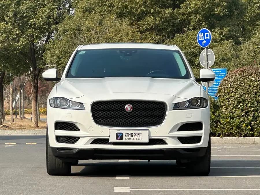 Jaguar F-PACE 2020 2.0T Urban Luxury Edition