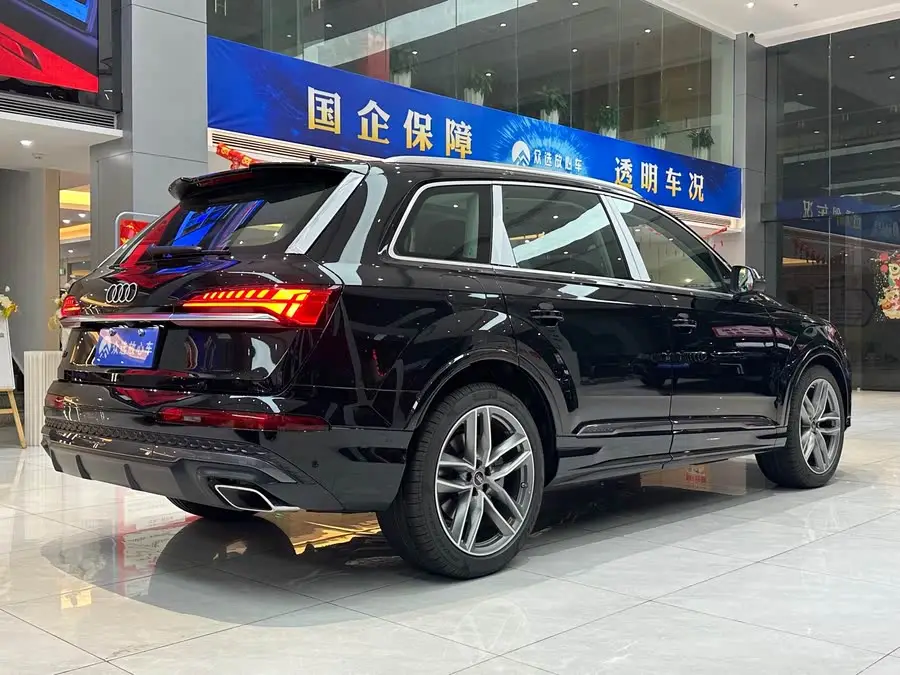 Audi Q7 2025 55 TFSI quattro S line Sport