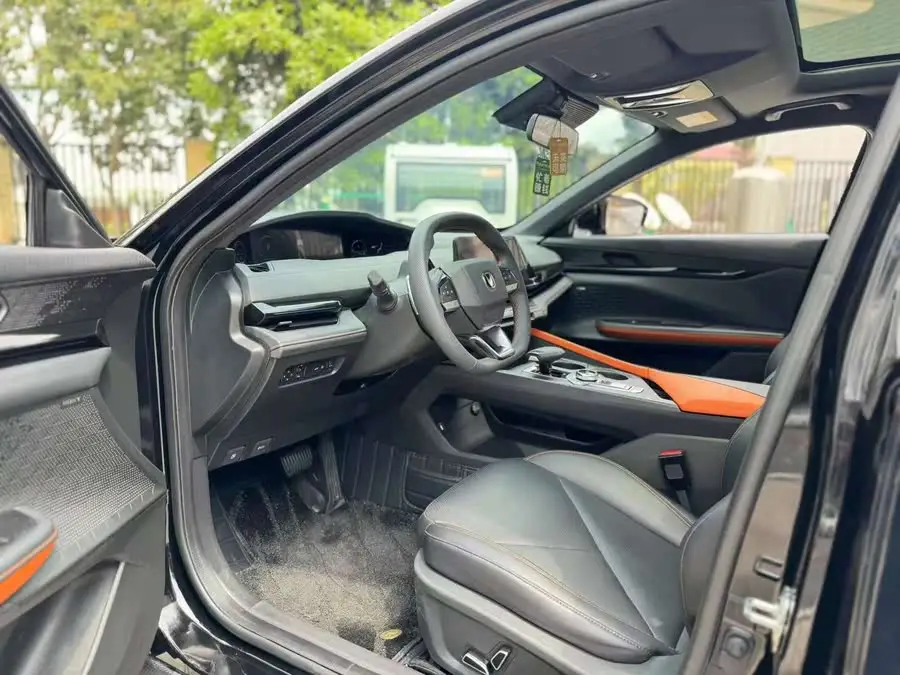 Changan UNI-V 2022 1.5T Smart Navigation Version