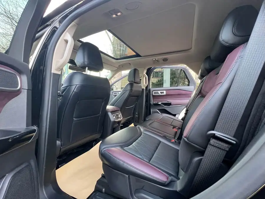 مستكشف 2023 نسخة EcoBoost 285 دفع رباعي Titanium 7 مقاعد